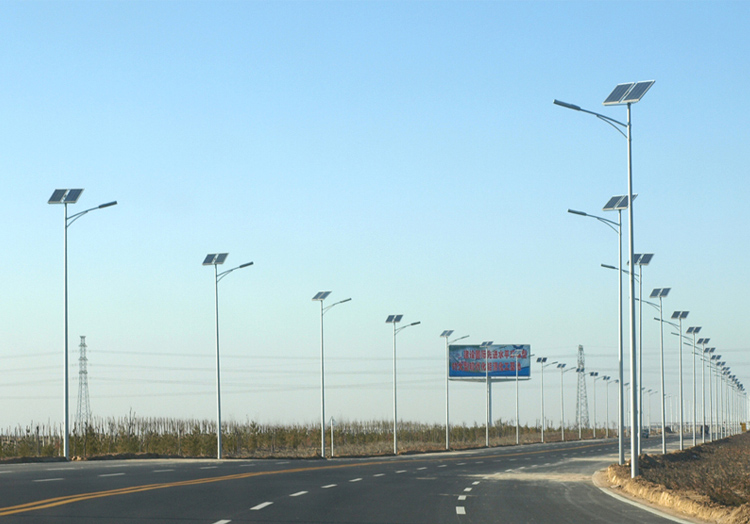 內(nèi)蒙古上海廟鎮(zhèn)太陽(yáng)能路燈工程